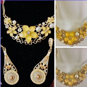 Chic Gold Floral Necklace and Earring Set